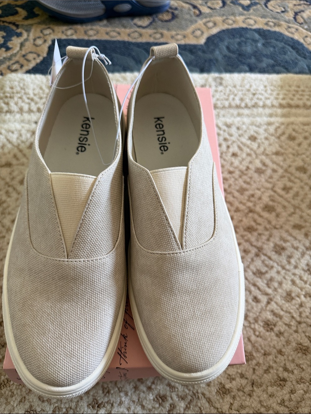 KENSIE SALIA, Beige Canvas Slip-On Loafers size 8